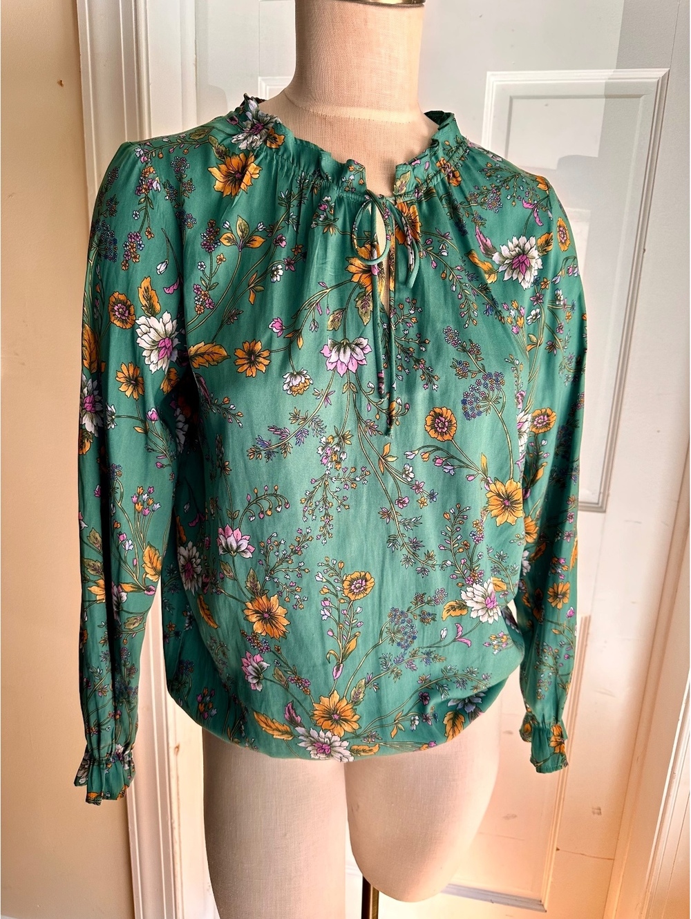Pretty ACOS&A Emerald Green Floral Feminine Blouse Size S